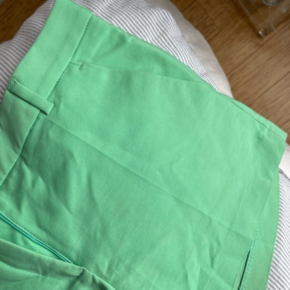 Zara - Green short - Picture 2 of 6